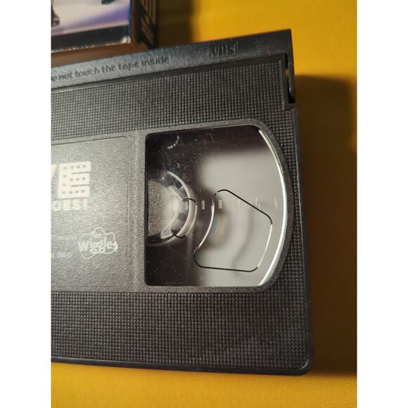 The Wiggles LIVE Hot Potatoes! VHS Tape HIT Entertainment 2004 - Picture 9 of 9